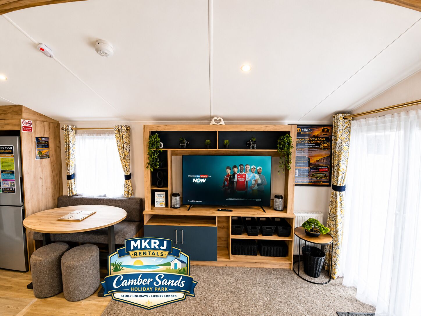 House, 3 Bedrooms, Smoking, Patio | Living room