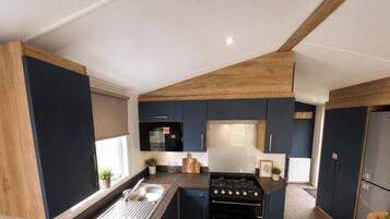House, 3 Bedrooms, Smoking, Garden View | Interior