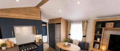 House, 3 Bedrooms, Smoking, Garden View | Living room