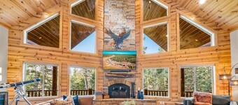 Hot Tub, Secluded Lot, 4 Bedroom, 3 Bathroom