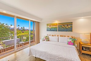 Iron/ironing board, free WiFi, bed sheets - Beachfront Ka'anapali Studio - Vacation West Maui (Lahaina)