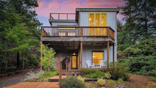 Buttercup Bay Hideaway by Avantstay Cozy Escape w/ Fire Pit, Walk to Beach