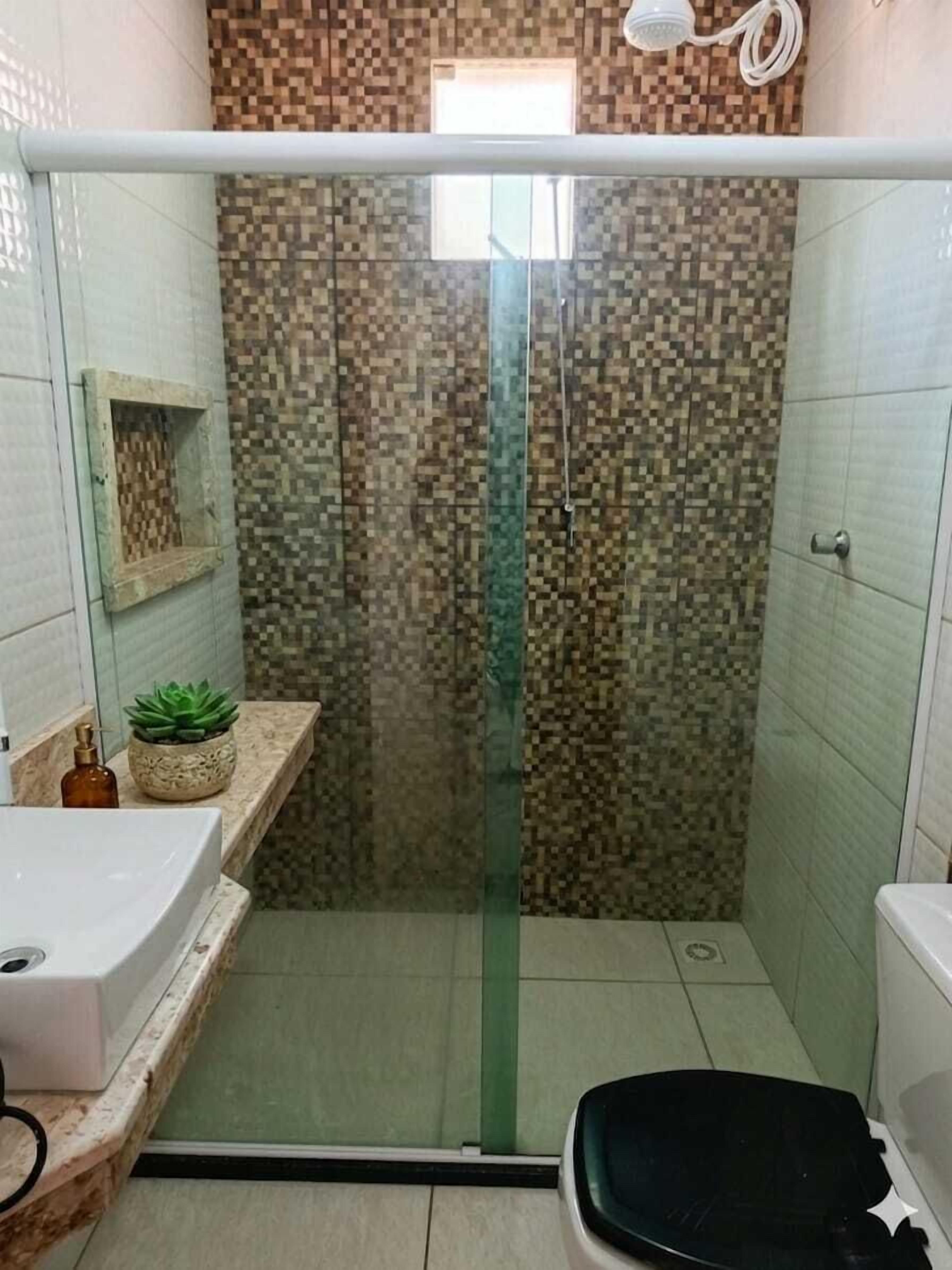 Suite Economy, vista città | Bagno | Asciugacapelli, asciugamani