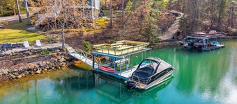 Lakefront + Quiet Cove + Dock + Fire Pit + 4 Kings + Bunks