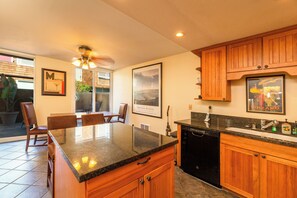 Private kitchen - Race Season is here!! Beautiful 2-bedroom townhome in Solana Beach on the ocean (Solana Beach)