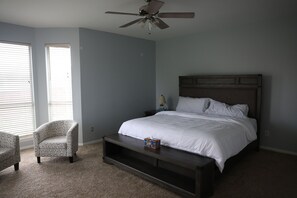 4 Schlafzimmer, Bügeleisen/Bügelbrett, WLAN