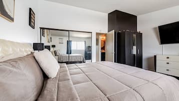 Iron/ironing board, WiFi, bed sheets