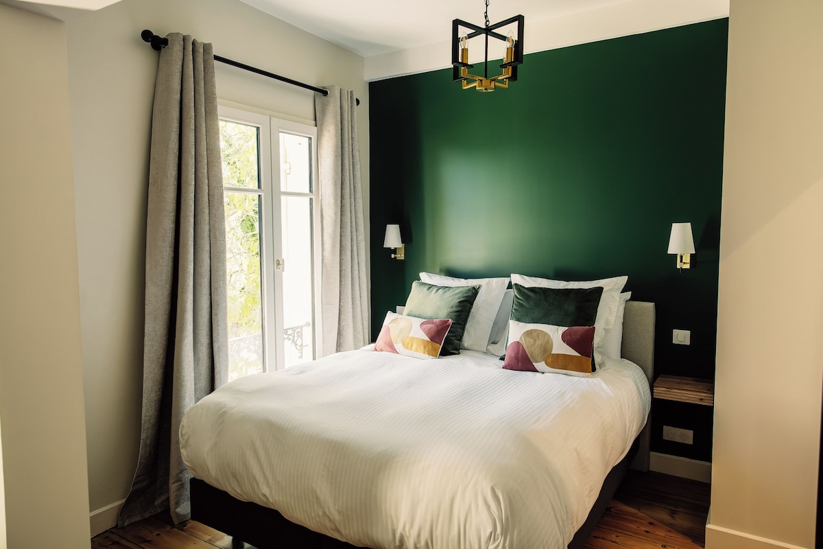 Deluxe-Doppelzimmer, Gartenblick | Zimmersafe, Bügeleisen/Bügelbrett, kostenloses WLAN