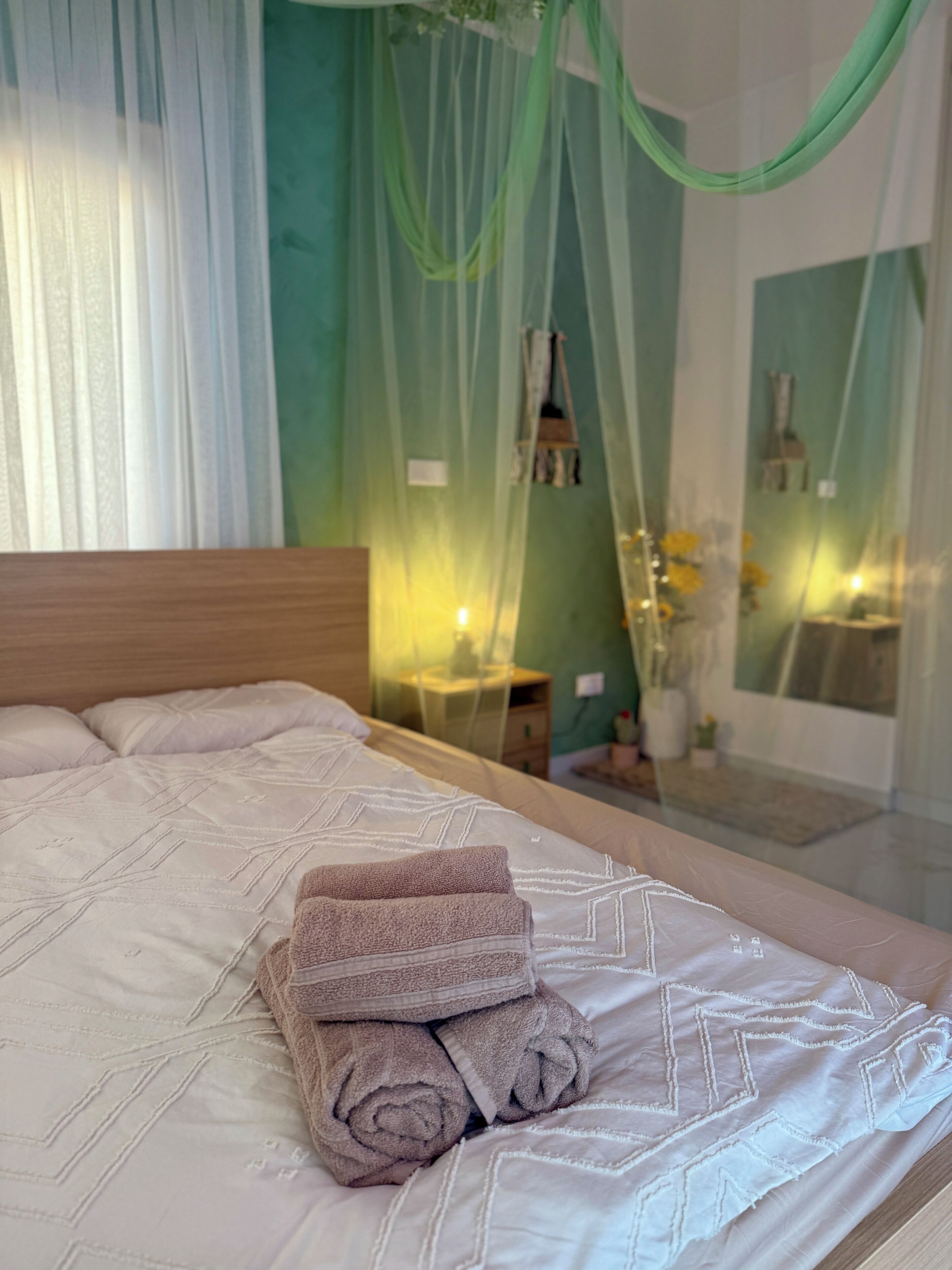 Iron/ironing board, WiFi, bed sheets