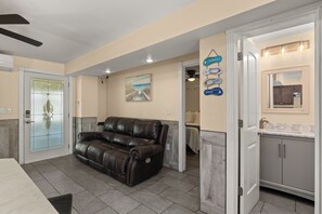Smart TV - Cozy 1-bedroom house  with pool in awesome South Padre Island (South Padre Island)