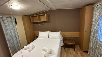 3 slaapkamers, een strijkplank/strijkijzer, wifi, beddengoed
