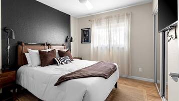 2 bedrooms, iron/ironing board, free WiFi, bed sheets