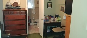 Adorable 2-bedroom bed & breakfast in fantastic Ossining location