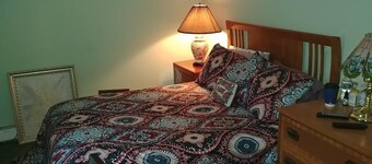 Adorable 2-bedroom bed & breakfast in fantastic Ossining location