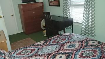 Iron/ironing board, WiFi, bed sheets