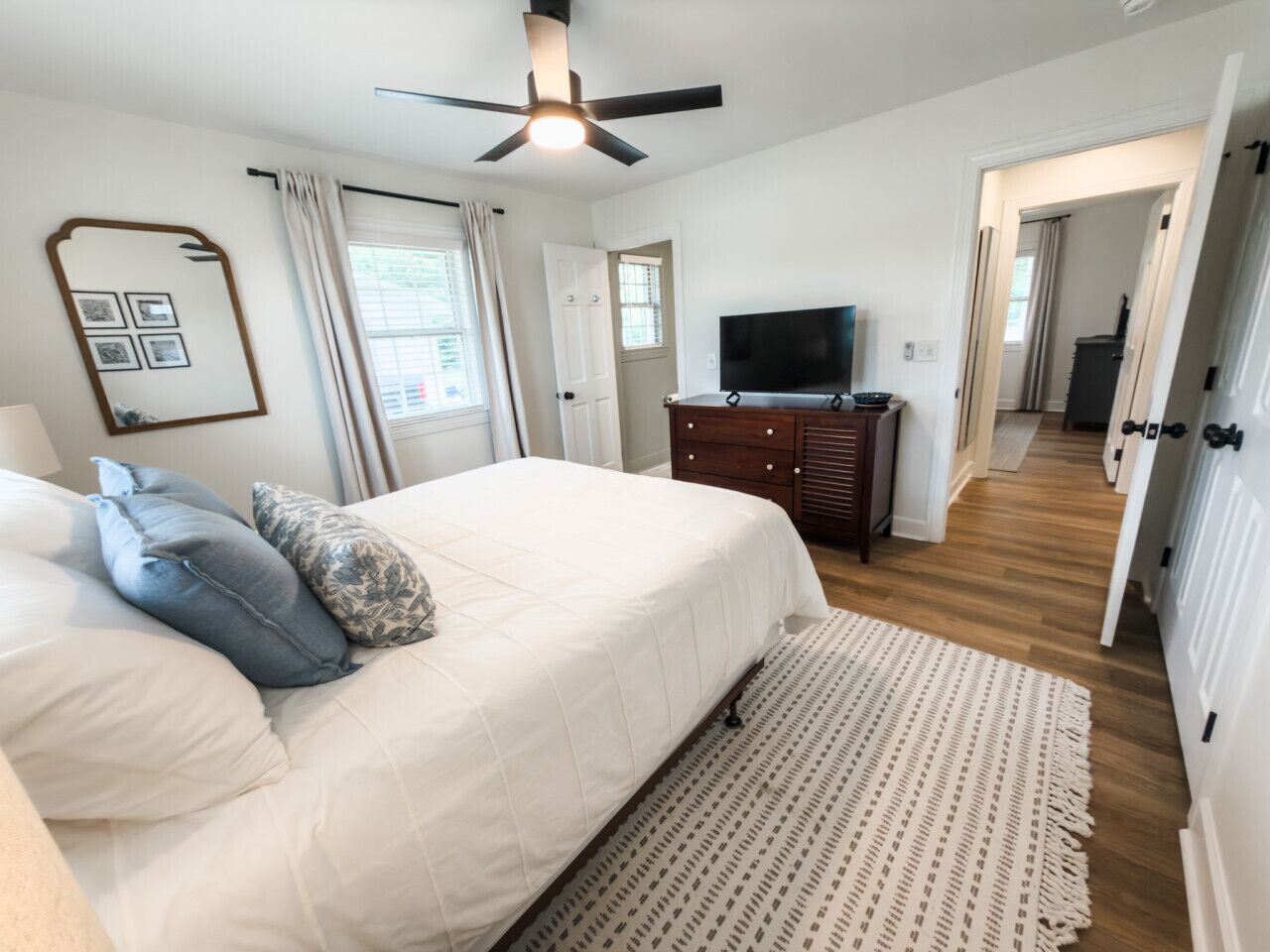 Travel crib