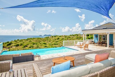 Entire home with Mesmerizing Sea Views