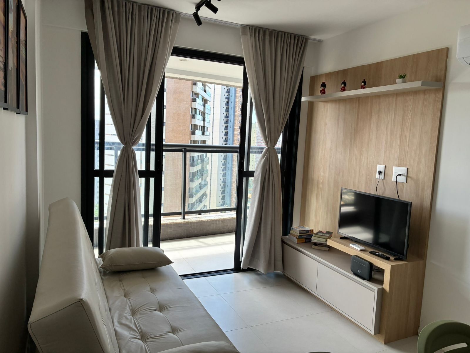 Comfort Apartment, Beach View | Living area