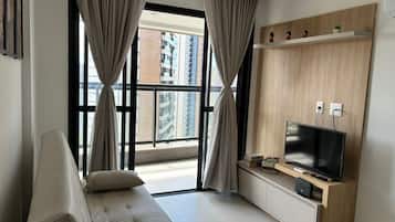 Comfort Apartment, Beach View | Living area