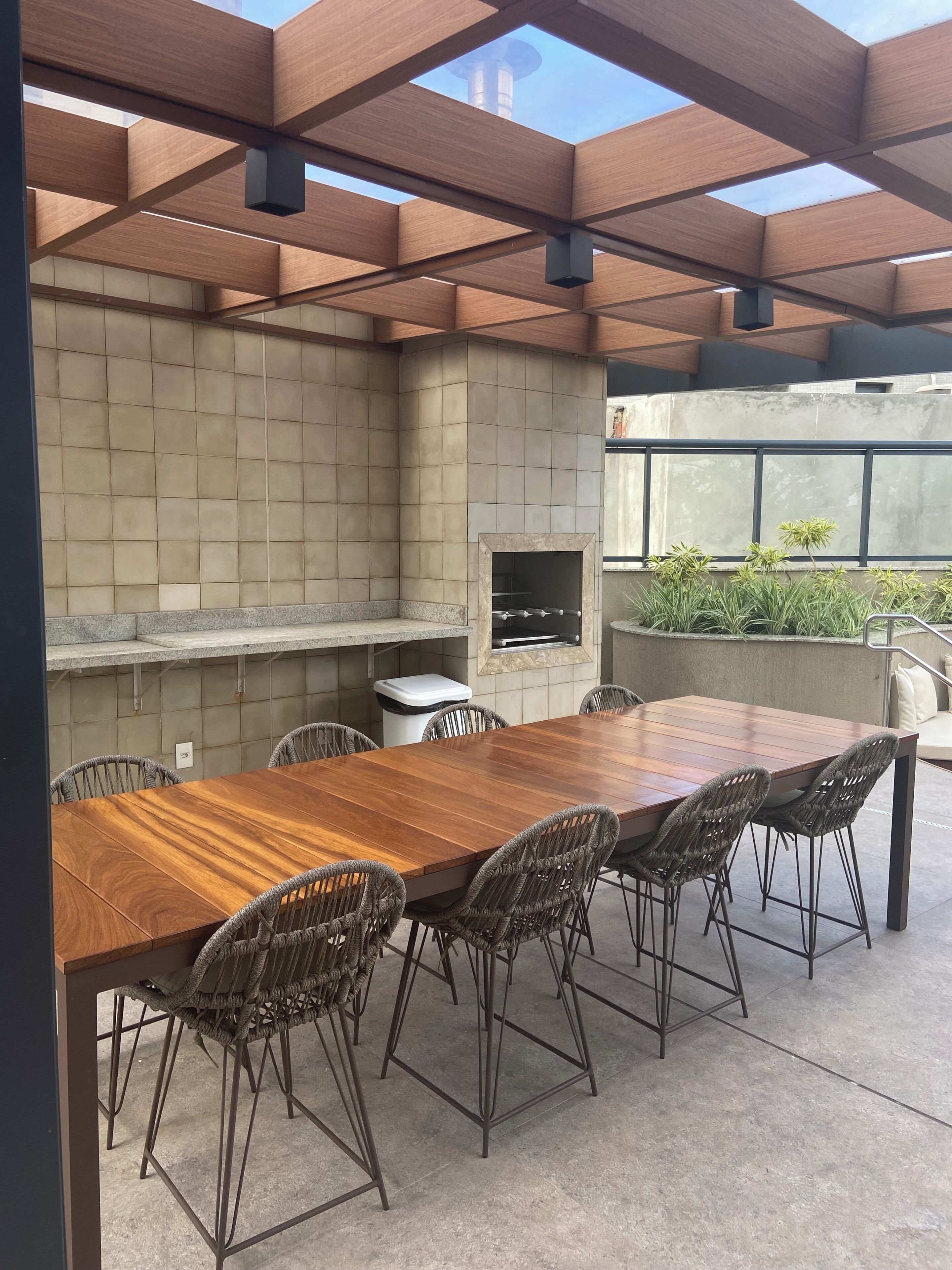 Apartamento Confort, vistas a la playa | Restaurante al aire libre