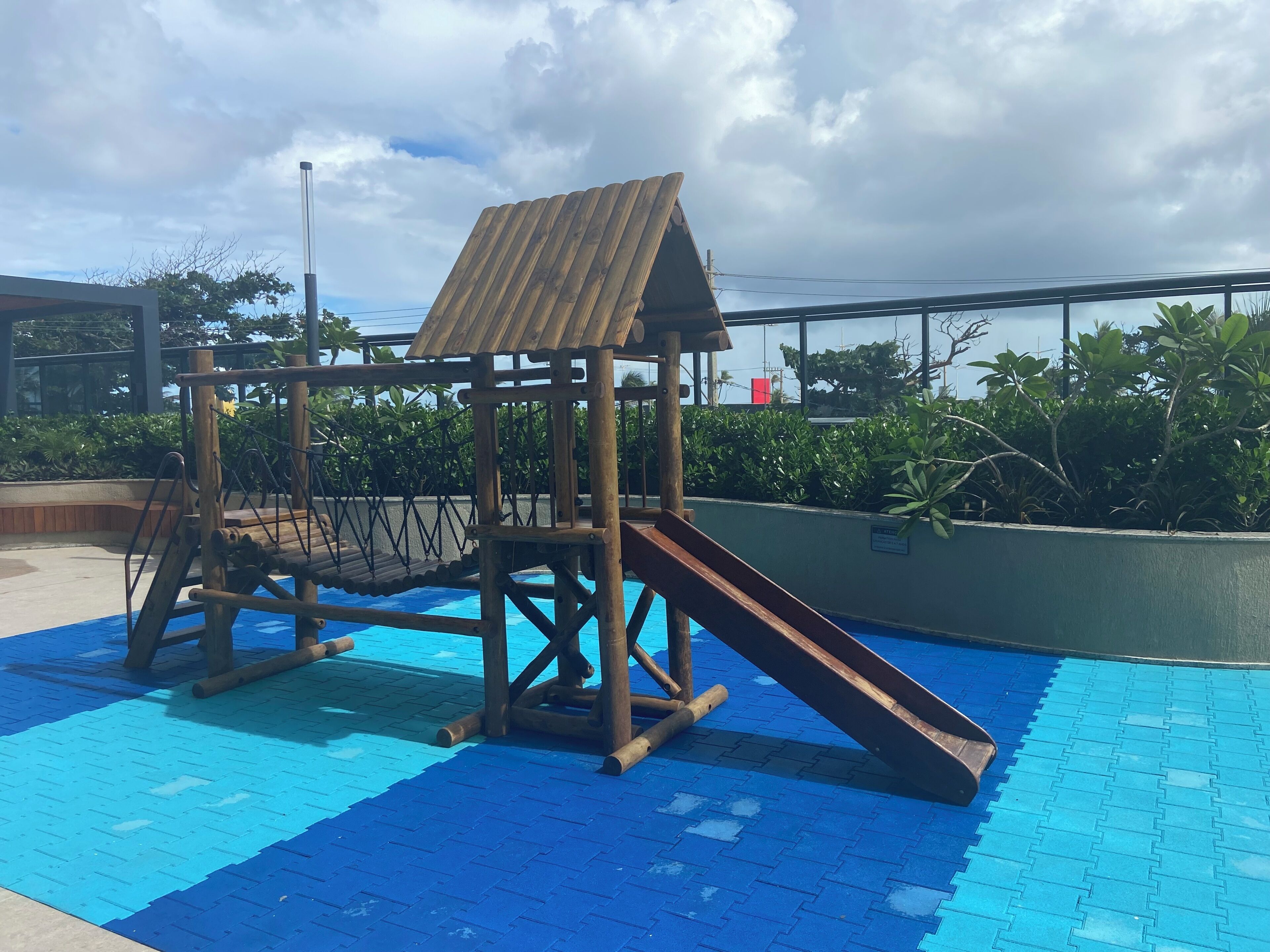 Comfort Apartment, Beach View | Children’s area