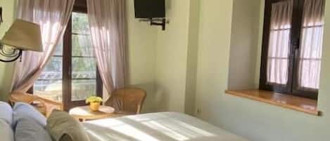 Desk, free WiFi, wheelchair access