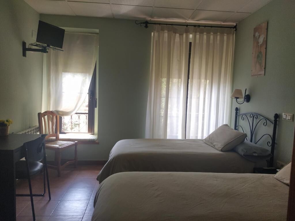 Desk, free WiFi, wheelchair access