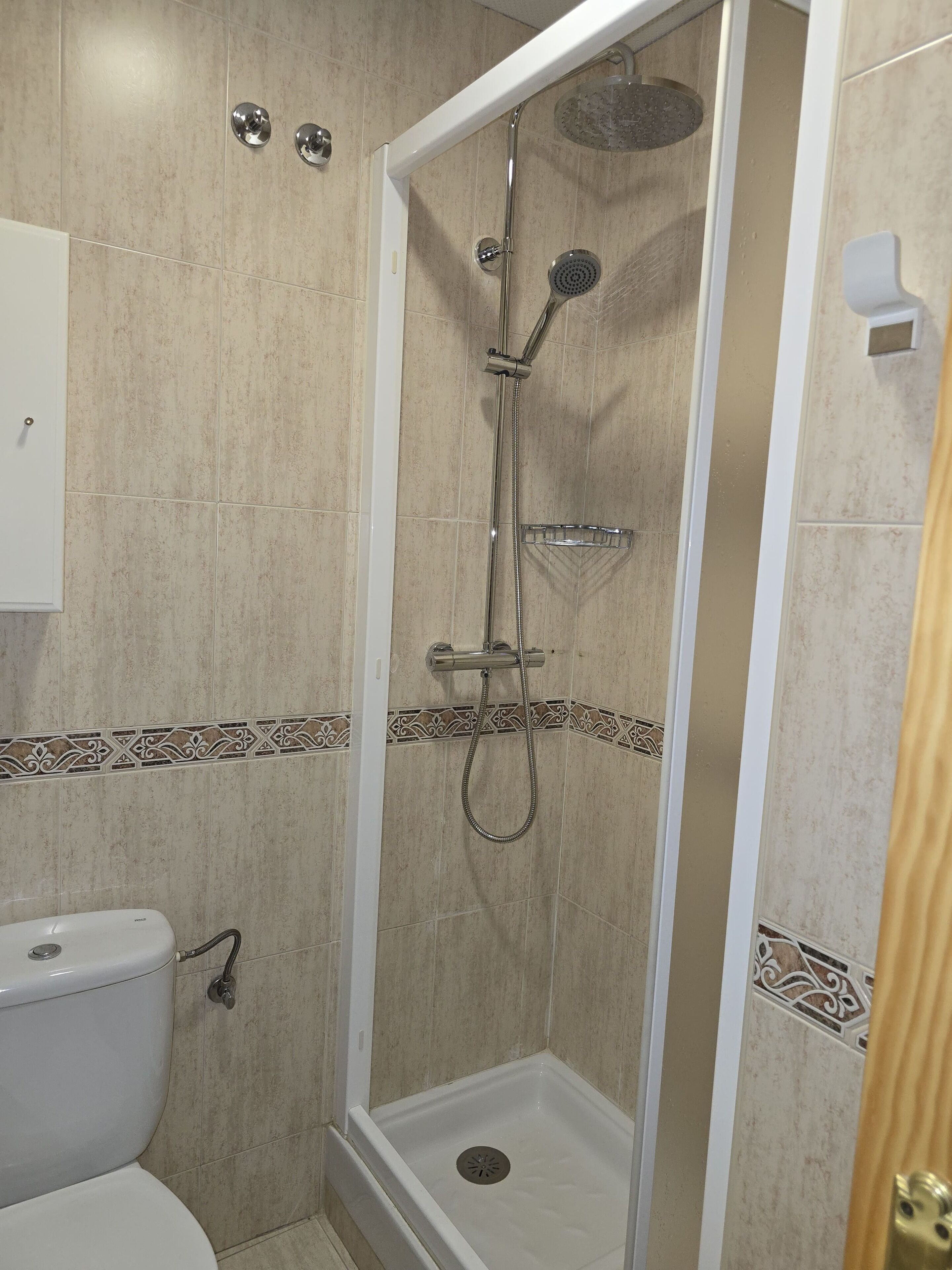 Double or Twin Room, Balcony, Mountain View | Bathroom