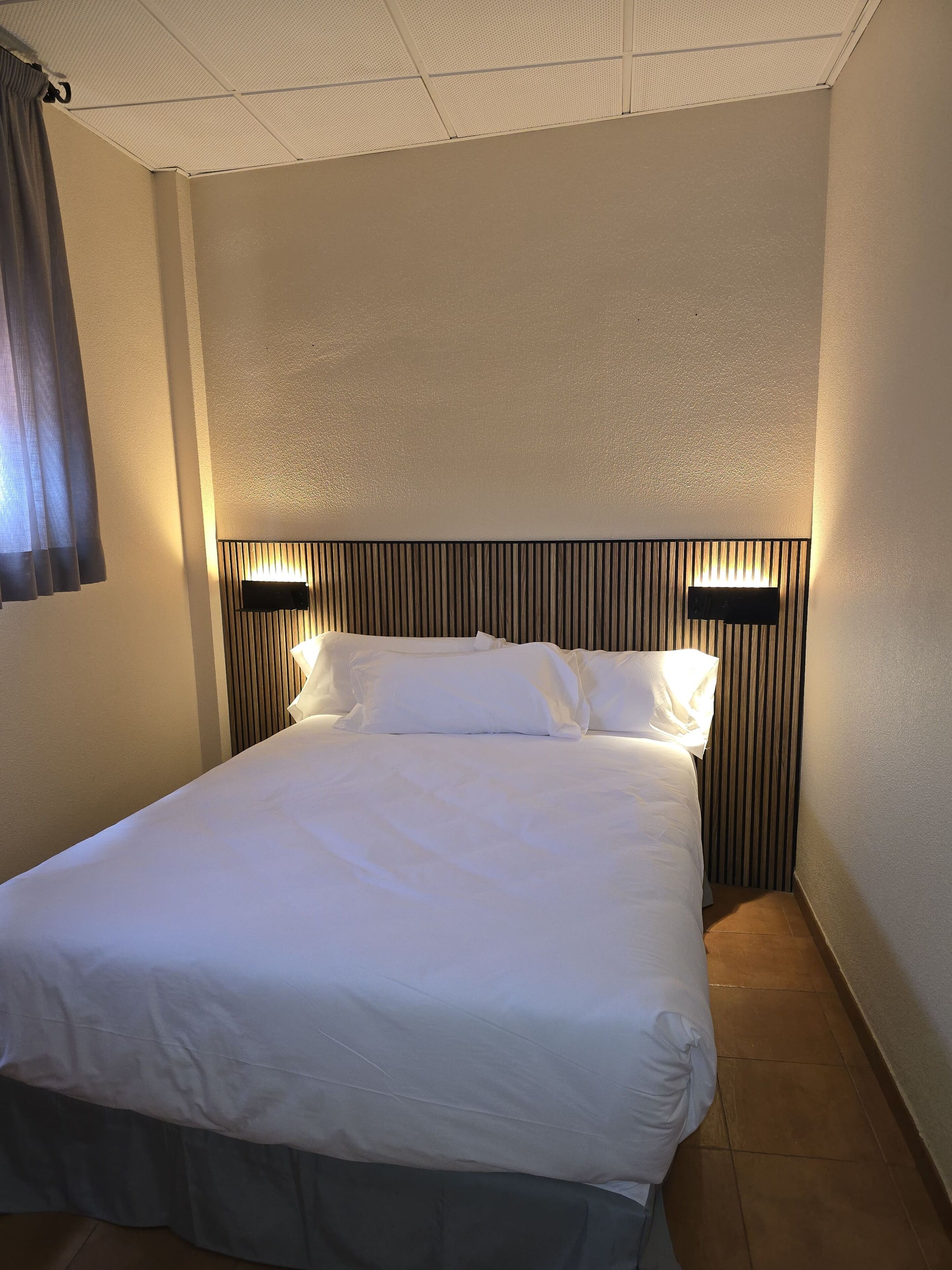 Schreibtisch, kostenloses WLAN, Rollstuhlgeeignet