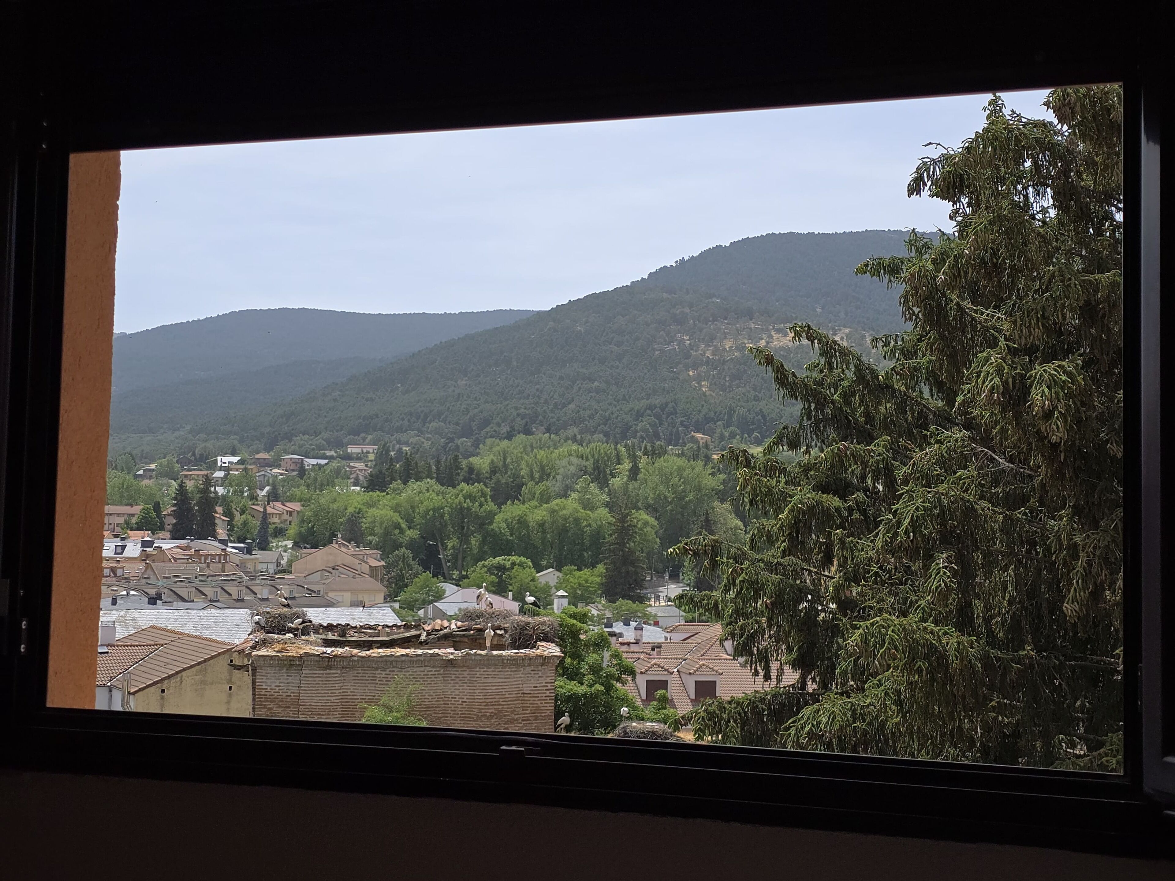 Economy dubbelrum - balkong - utsikt mot bergen | Skrivbord och gratis wi-fi