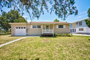 Exterior - Cabin by the Sea (Hernando Beach)