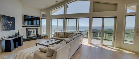 Smart TV, chimenea