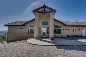 Exterior - Skyview Ranch at Lake Nacimiento, Across from the Marina! (Bradley)