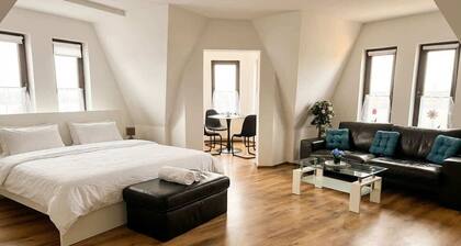 Dachgeschoss-Wohnung | Hafenblick • 2 SZ • Bremerhaven