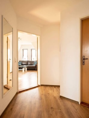Interior - Attic Apartment | Harbor View • 2 BR • Bremerhaven (Bremerhaven)