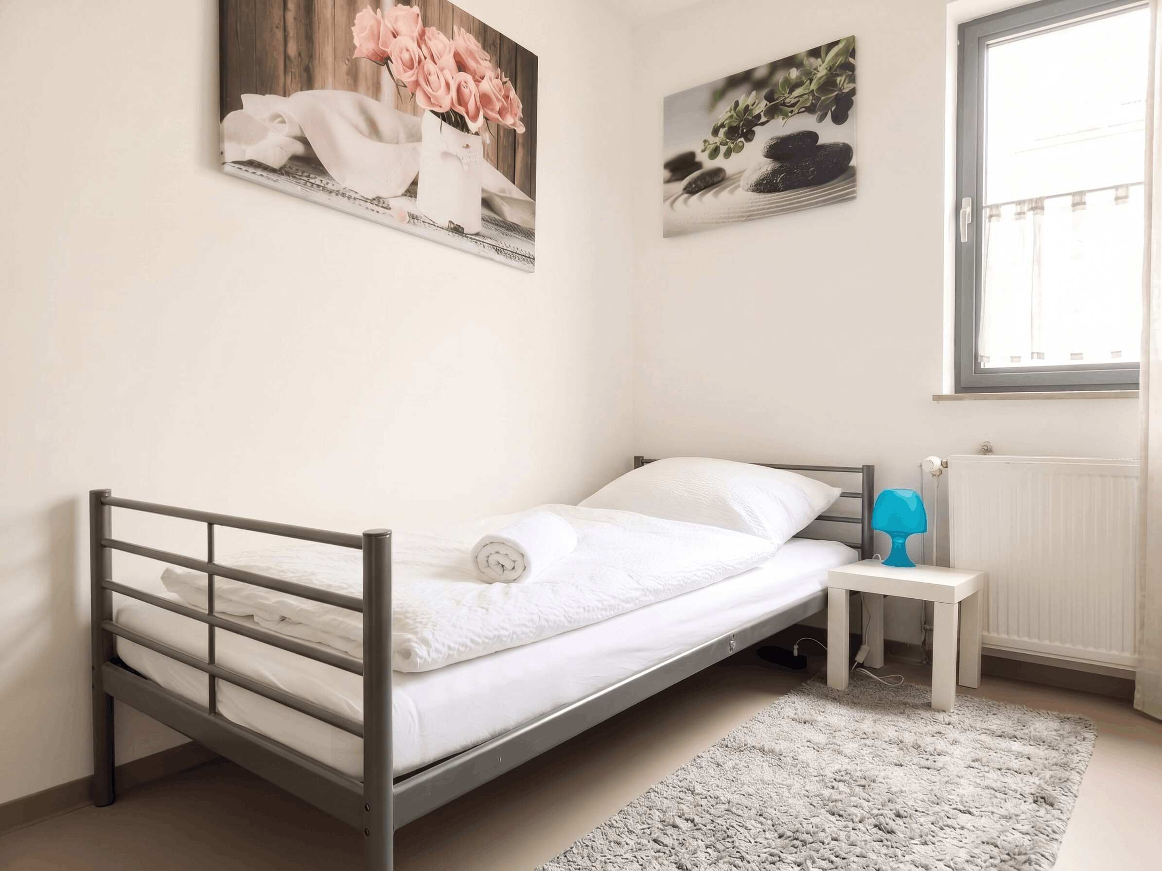 WiFi, bed sheets