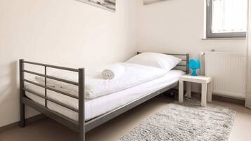 WiFi, bed sheets