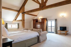 Iron/ironing board, free WiFi - Stunning Five BD Home Near Tewkesbury (Forthampton)