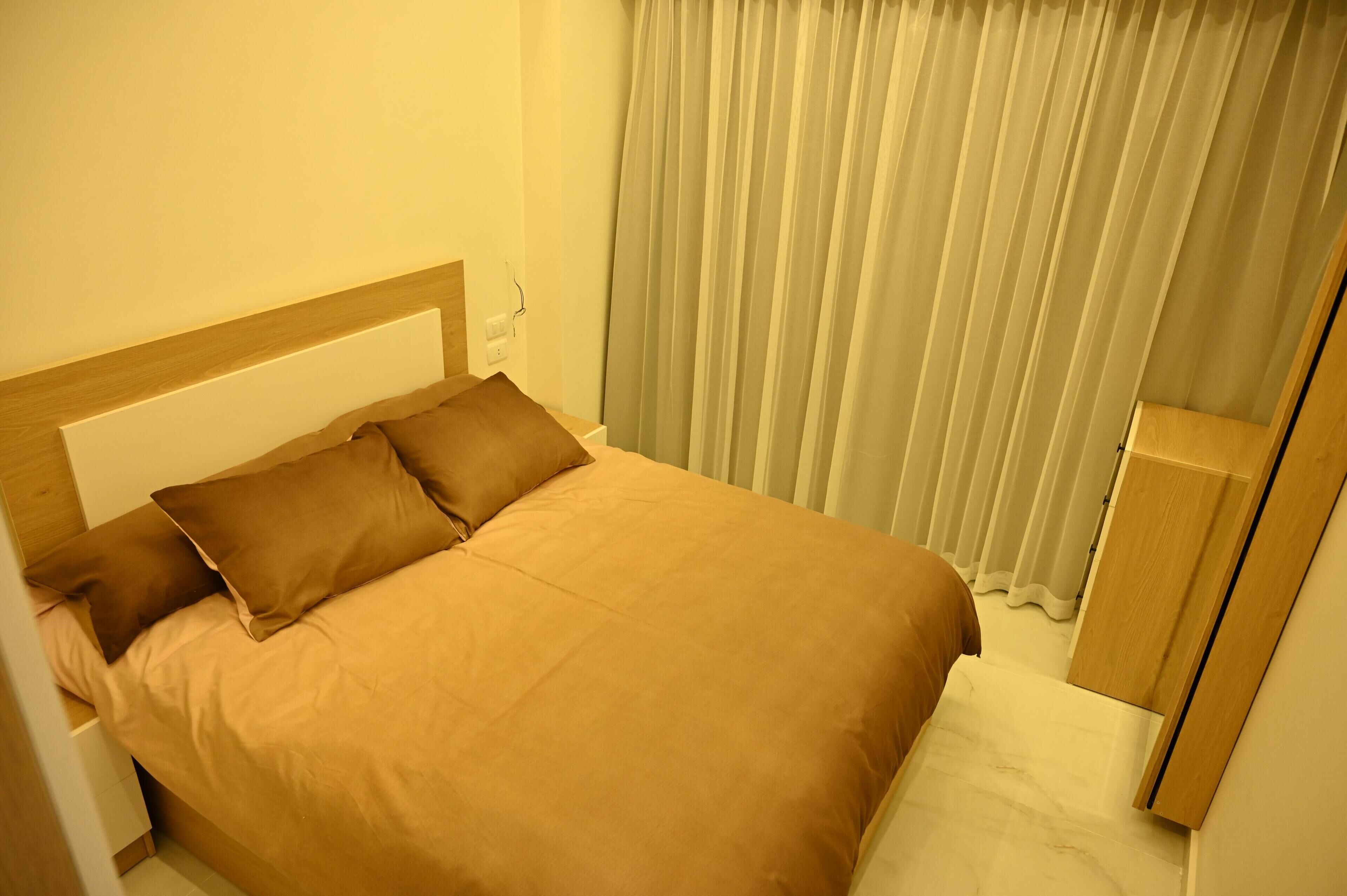 Ferros/tábuas de passar roupa, Wi-Fi, roupa de cama