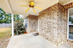 Exterior detail - Dog - Friendly Home w/ Large Yard in Pooler (Pooler)