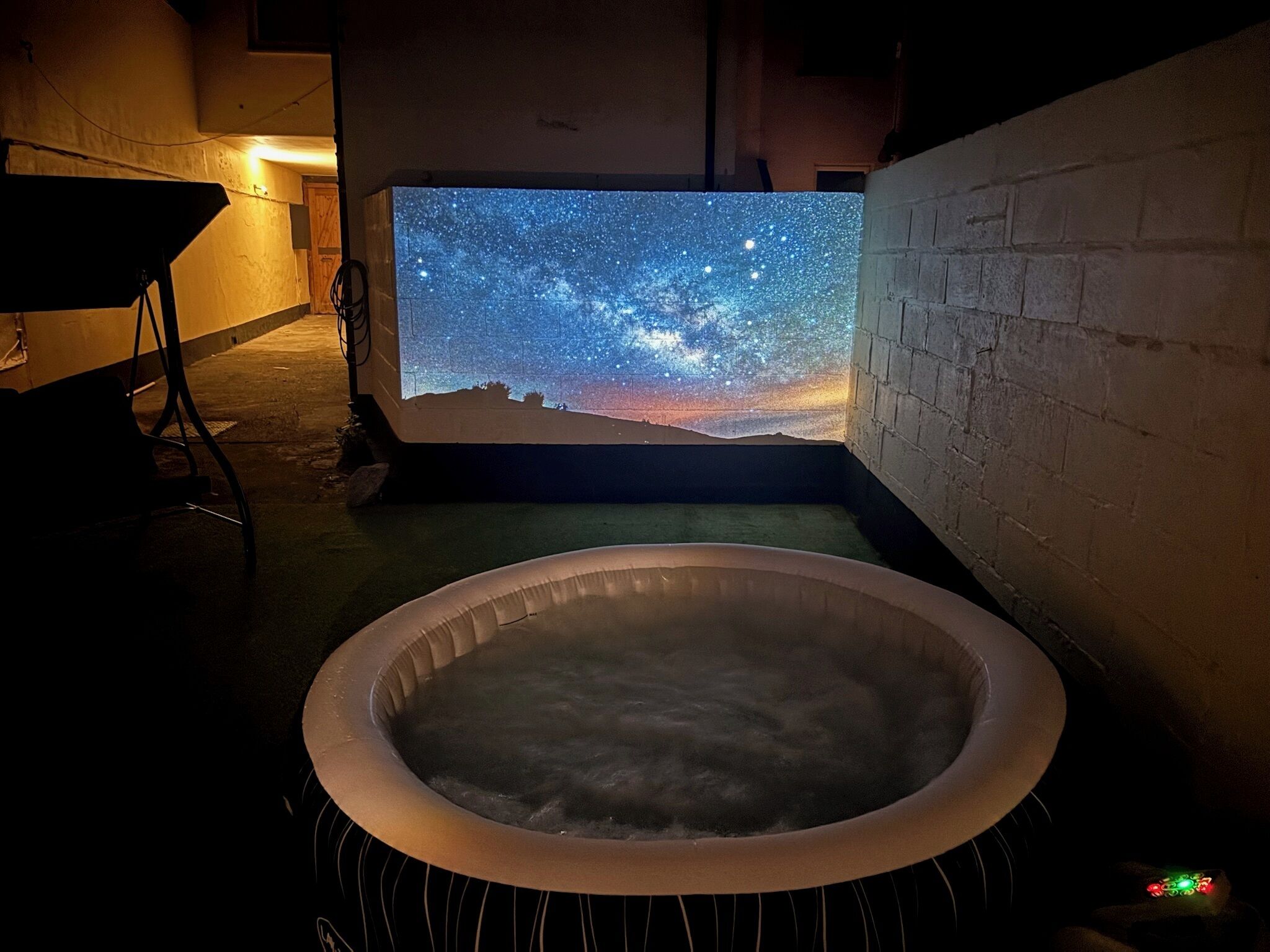 Indoor spa tub