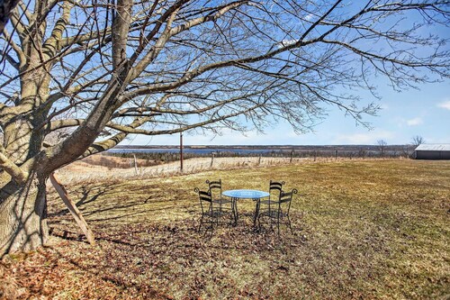 Peaceful 6BR Getaway Near Port Perry | Sleeps 13 | BBQ & Scenic Views
