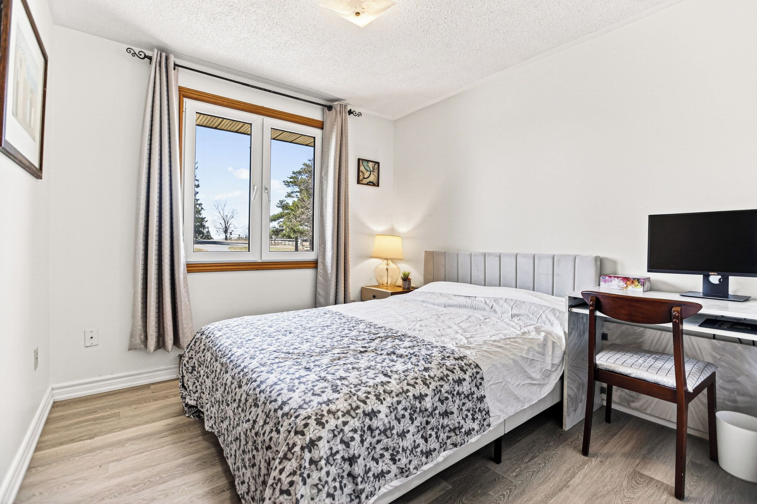 Iron/ironing board, internet, bed sheets