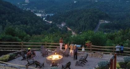 Spectacular 2 bedroom with marvelous views in peaceful Gatlinburg