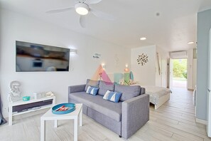 Deluxe-Studiosuite, Gartenblick | Wohnbereich