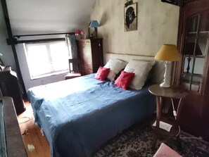 5 Schlafzimmer, Bügeleisen/Bügelbrett, WLAN, Bettwäsche