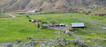 Triple L Ranch. Dog Friendly. Private escape only 10 minutes to Snake River.