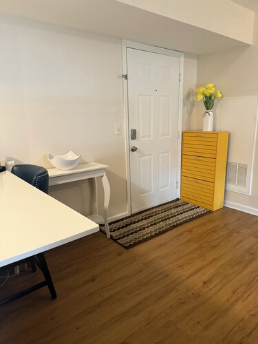 Stylish 2-BR condo with Patio  overlooking the park for relaxing stays