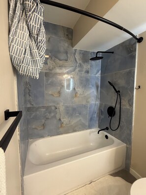 Bathroom - Stylish 2-BR condo with Patio  overlooking the park for relaxing stays (Irvington)