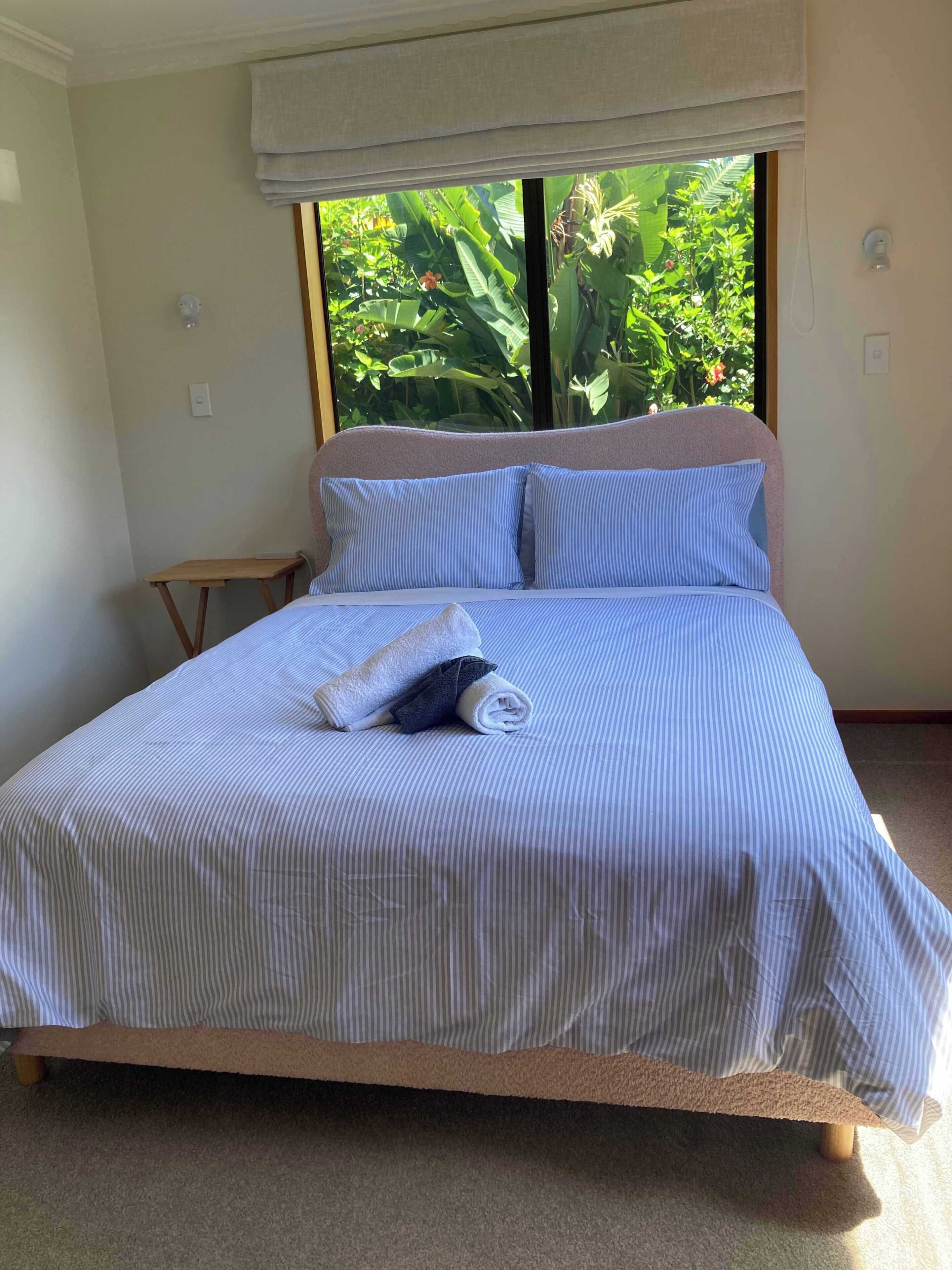 Iron/ironing board, WiFi, bed sheets